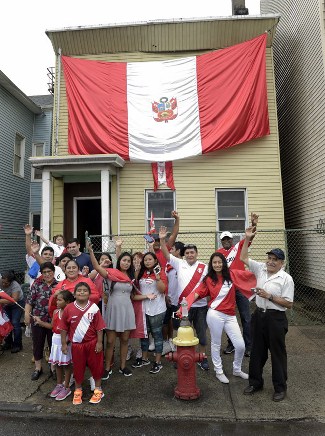 Peruanos avanzan con solicitud de TPS Reporte Hispano