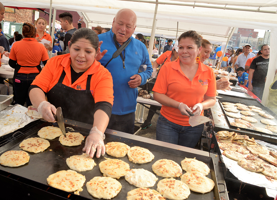 Salvadoreños celebran sus Pupusas en West New York Reporte Hispano