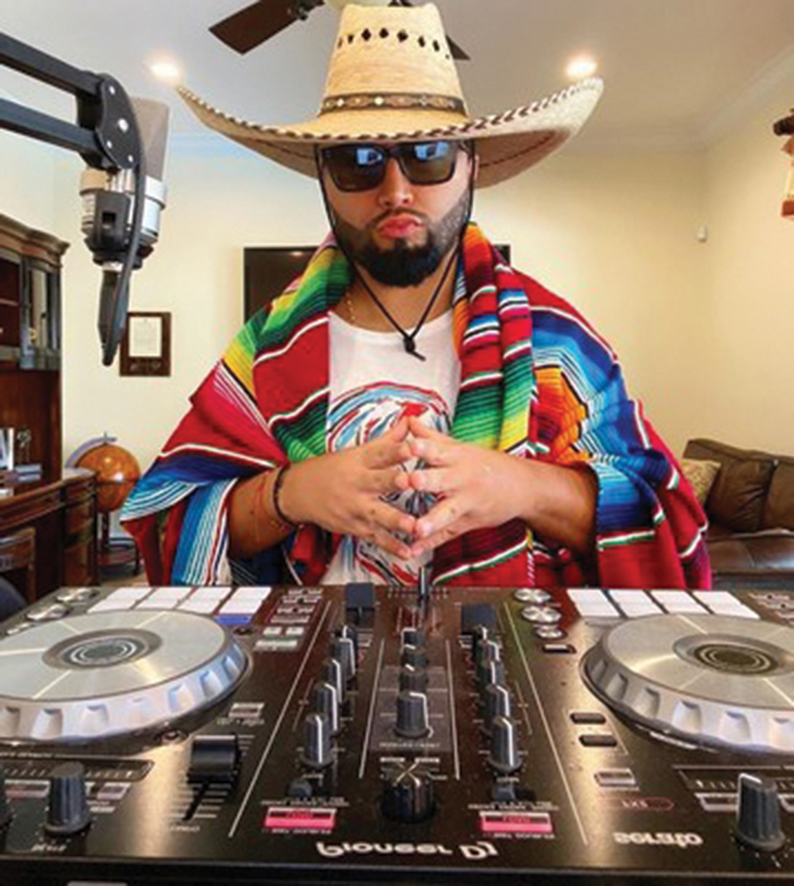 Alex Sensation, comparte su música a través de sus plataformas digitales |  Reporte Hispano